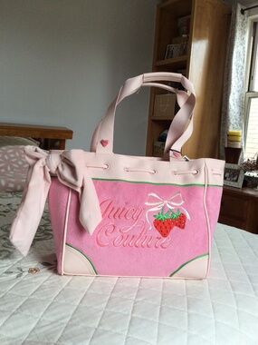 Juicy Couture daydreamer bag